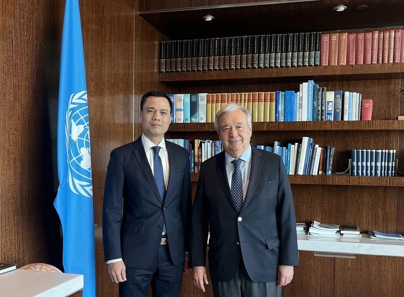 Đại sứ Đặng Hoàng Giang và Tổng Thư ký Liên Hợp quốc António Guterres 