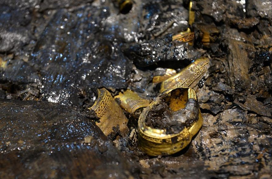 Bên trong ngôi mộ 2.000 năm tuổi chứa đầy vàng ở TQ