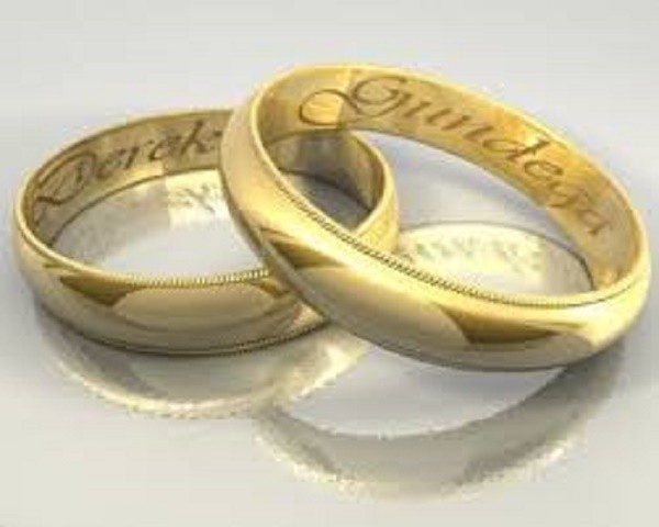 Bí mật đau đớn trong chiếc nhẫn cưới của chồng