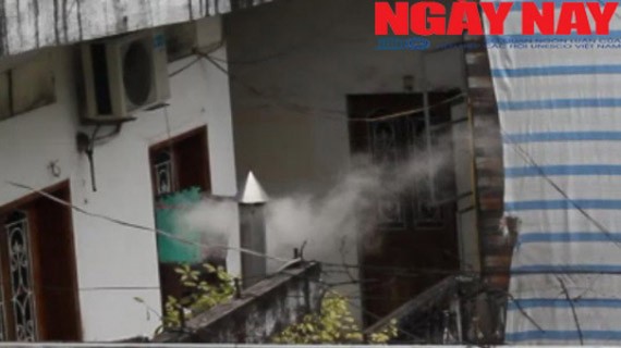 Dân ở giữa Thủ đô lao đao vì 'khí lạ' mùi chuột chết bủa vây nhà