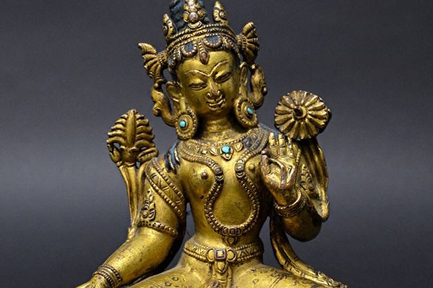Cô gái ‘vớ bẫm’ khi bán nữ thần Tây Tạng với giá 15000 bảng Anh