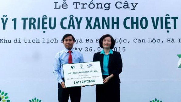 Vinamilk trồng hơn 5.000 cây xanh tại Khu di tích Ngã Ba Đồng Lộc