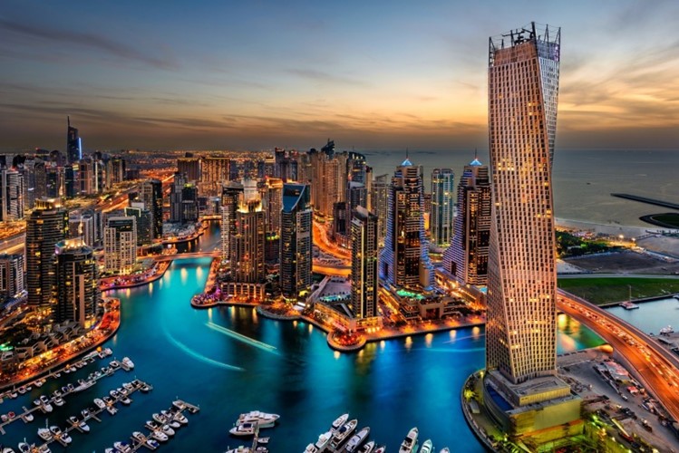 Bộ ảnh Dubai 'biến hóa' thành thành phố xa xỉ sau 60 năm
