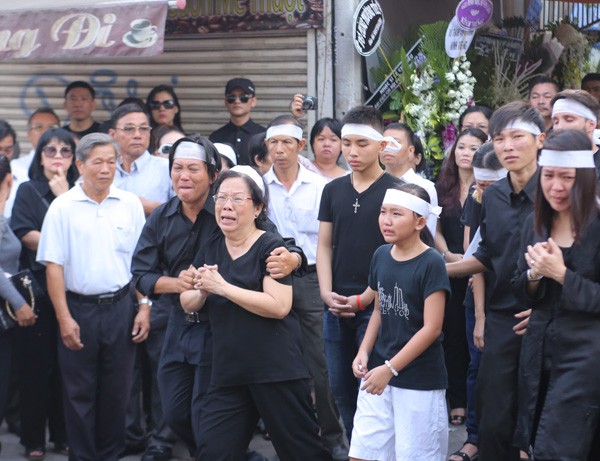 Nghẹn ngào tang lễ hỏa táng nhạc sĩ Nguyễn Ánh 9