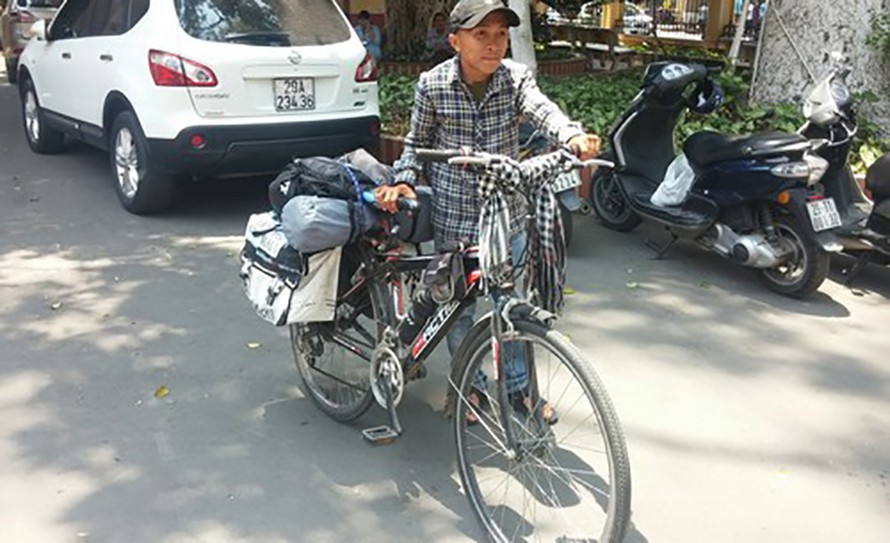 Chàng trai nặng 37 kg đạp xe xuyên Việt để hiến tạng