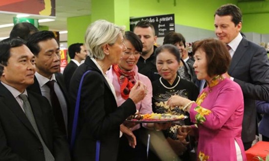 Bia Hà Nội, vải thiều Bắc Giang lên kệ siêu thị châu Âu