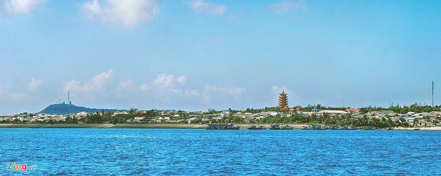 Vẻ đẹp hoang sơ và hùng vĩ của biển đảo Phú Quý