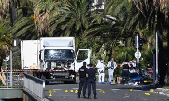 Vụ thảm sát bằng xe tải ở Pháp có thể là đòn giãy chết của IS