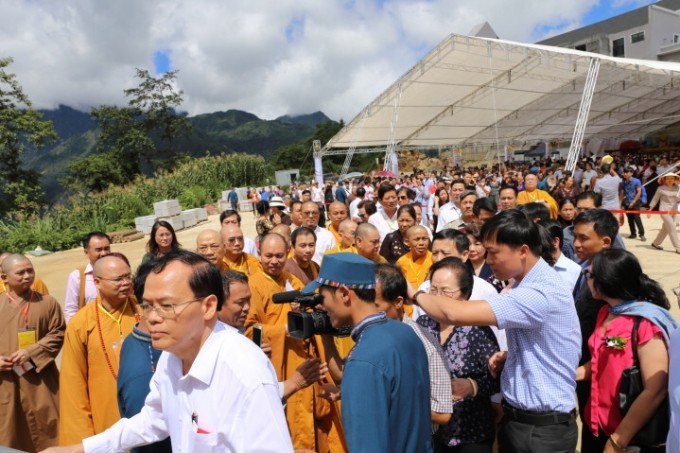 Lào Cai: Hàng nghìn người dự lễ rót đồng tượng Quan Thế Âm Bồ Tát