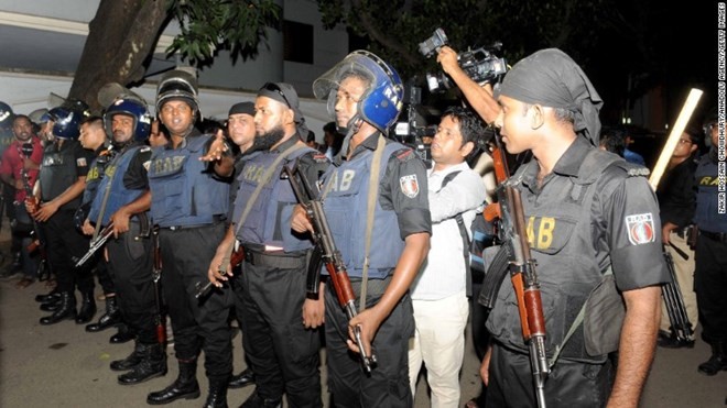 Lực lượng an ninh Bangladesh mở chiến dịch giải cứu con tin