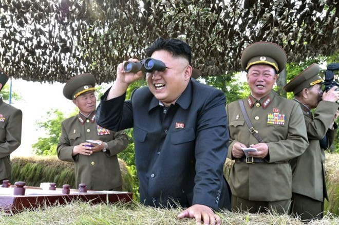 Kim Jong-Un ca ngợi vụ phóng tên lửa từ tàu ngầm