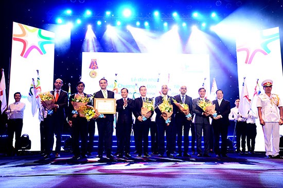 FrieslandCampina Việt Nam đón nhận Huân chương Lao động hạng Nhất