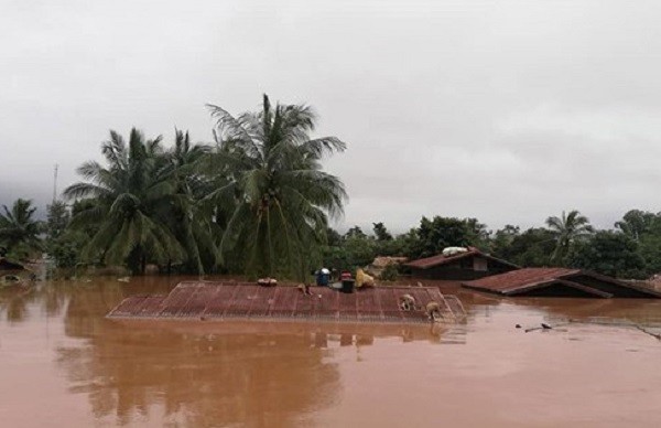 Vụ vỡ đập thủy điện ở tỉnh Attapeu, Lào gây thiệt hại nghiêm trọng. Ảnh: Attapeu Today.