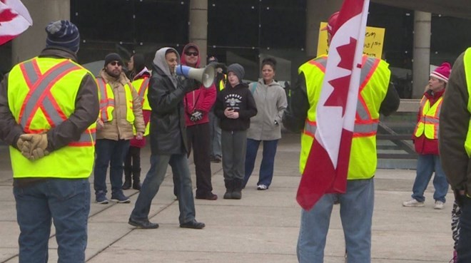 Những người biểu tình Áo vàng ở Canada. (Nguồn: Newsy People)