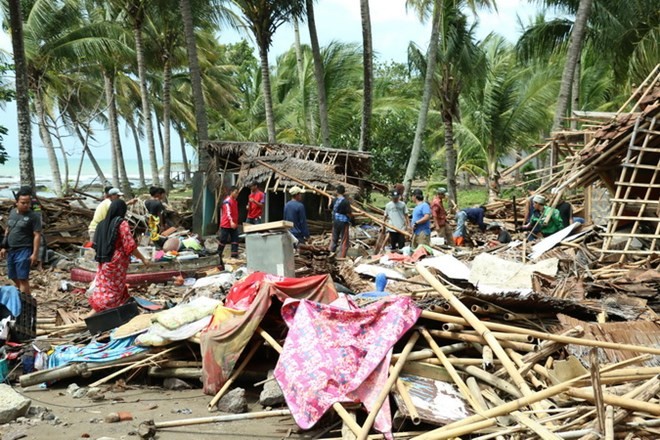 Nhiều người dân Indonesia đã trở về dọn dẹp nhà cửa để ổn định cuộc sống. (Nguồn: Đỗ Quyên/TTXVN)