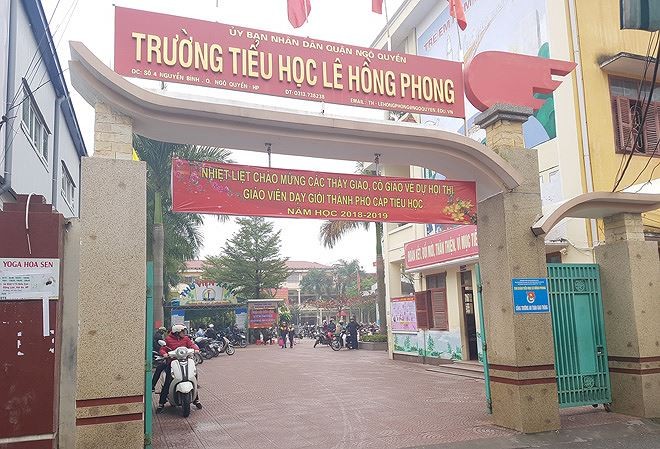 Trong ảnh: Trường Tiểu học Lê Hồng Phong, nơi phụ huynh phản ánh trường cho học sinh yếu kém nghỉ học để thi giáo viên giỏi