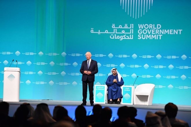 Giáo sư Klaus Schwab, người sáng lập và chủ tịch điều hành, Diễn đàn kinh tế thế giới, phát biểu khai mạc Hội nghị thượng đỉnh chính phủ toàn cầu lần thứ 7 (WGS) tại Dubai. (Nguồn: arabianbusiness.com)