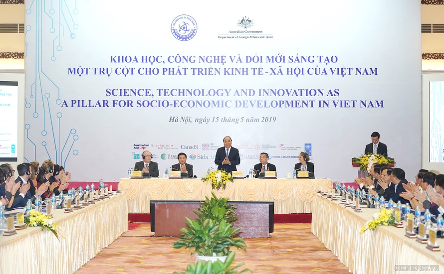 Thủ tướng Nguyễn Xuân Phúc dự Hội nghị Khoa học, Công nghệ và Đổi mới sáng tạo sáng 15/5. Ảnh: VGP/Quang Hiếu