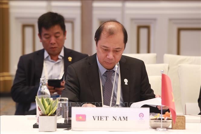 Thứ trưởng Bộ Ngoại giao Nguyễn Quốc Dũng, Trưởng SOM ASEAN - Việt Nam tại Hội nghị các quan chức cao cấp ASEAN tại Bangkok. Ảnh: TTXVN phát