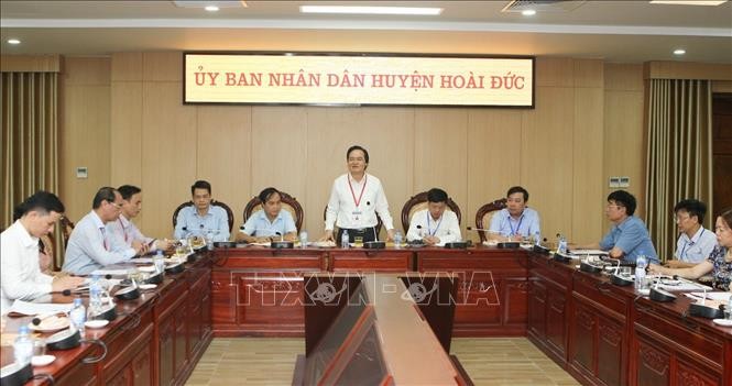 Bộ trưởng Bộ Giáo dục và Đào tạo Phùng Xuân Nhạ phát biểu trong buổi làm việc với ban chỉ đạo thi của thành phố Hà Nội và huyện Hoài Đức. Ảnh: Thanh Tùng/TTXVN