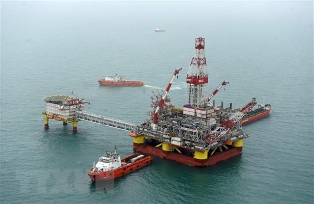 Một cơ sở khai thác dầu của Nga trên biển Caspian. (Ảnh: AFP/ TTXVN)