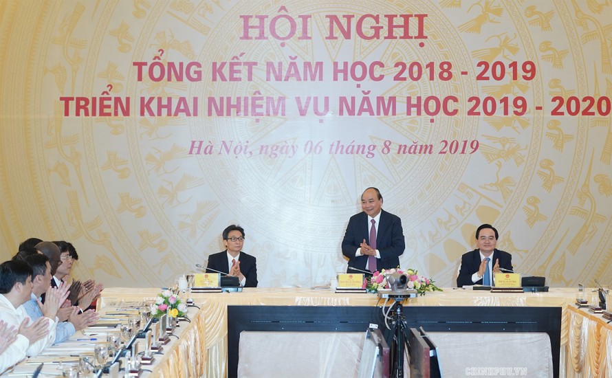 Thủ tướng Nguyễn Xuân Phúc, Phó Thủ tướng Vũ Đức Đam dự Hội nghị. Ảnh: VGP/Quang Hiếu