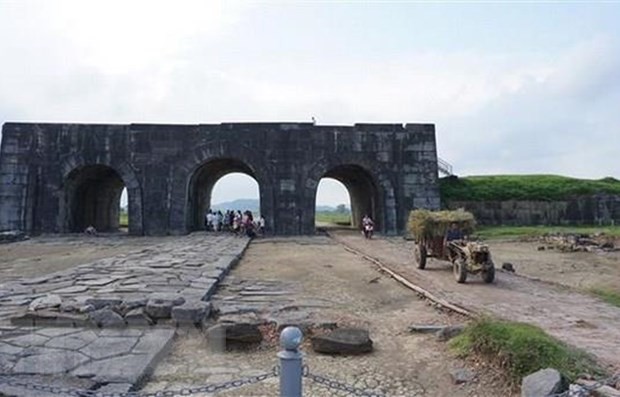 Quỹ Bảo tồn văn hóa của Đại sứ Mỹ (AFCP) hỗ trợ tu sửa Di tích cổng Nam thành nhà Hồ (tỉnh Thanh Hóa). (Ảnh: Hoa Mai/TTXVN)