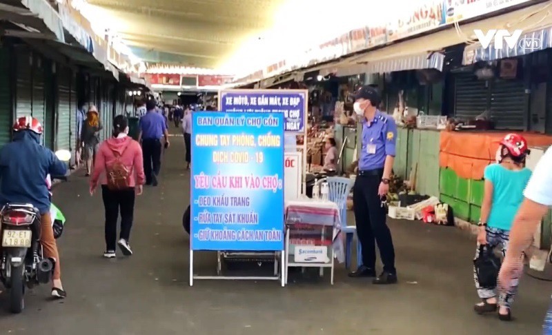 ừ 13 giờ ngày 30/7, toàn bộ hoạt động kinh doanh ăn uống bao gồm bán qua mạng, bán mang về ở Đà Nẵng sẽ tạm dừng - Ảnh: VTV