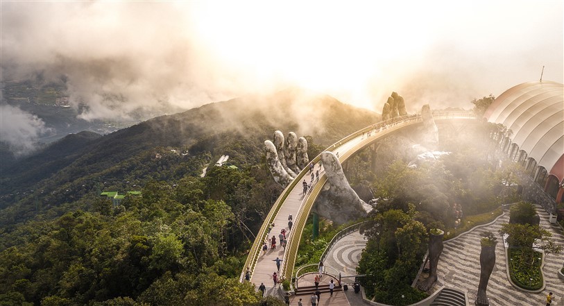 Cây cầu bắc ước mơ du lịch Việt vươn tầm thế giới