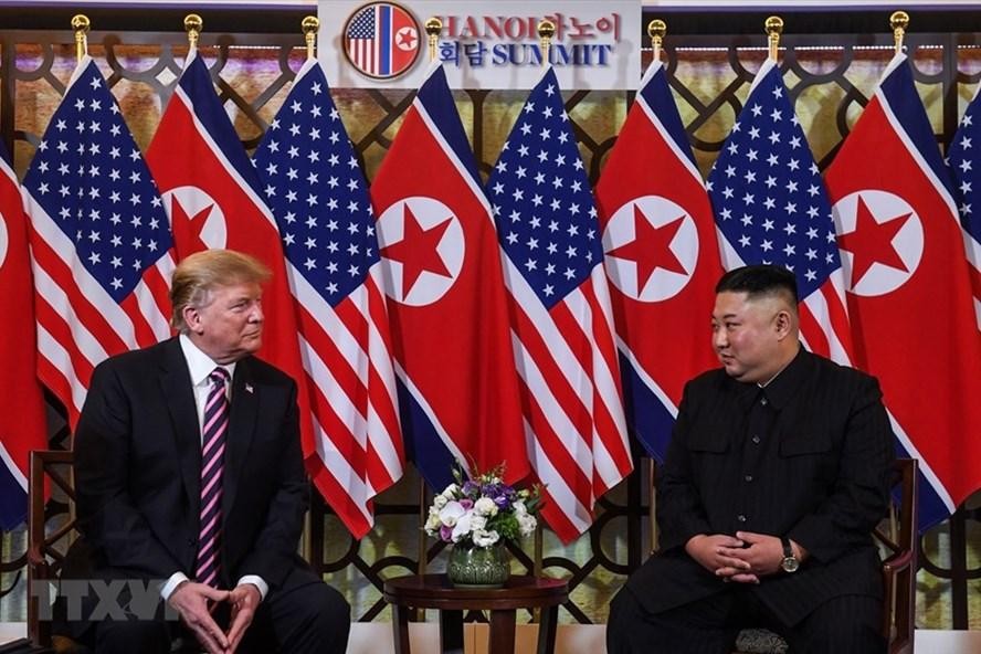 Tổng thống Mỹ Donald Trump (trái) và nhà lãnh đạo Triều Tiên Kim Jong-un tại cuộc gặp thượng đỉnh Mỹ-Triều tại Hà Nội, tháng 2/2019.