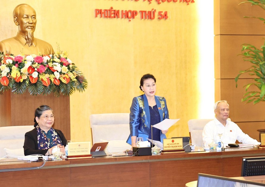 Chủ tịch Quốc hội Nguyễn Thị Kim Ngân phát biểu tại Phiên họp thứ 54 của Ủy ban Thường vụ Quốc hội. Ảnh: Trọng Đức/TTXVN