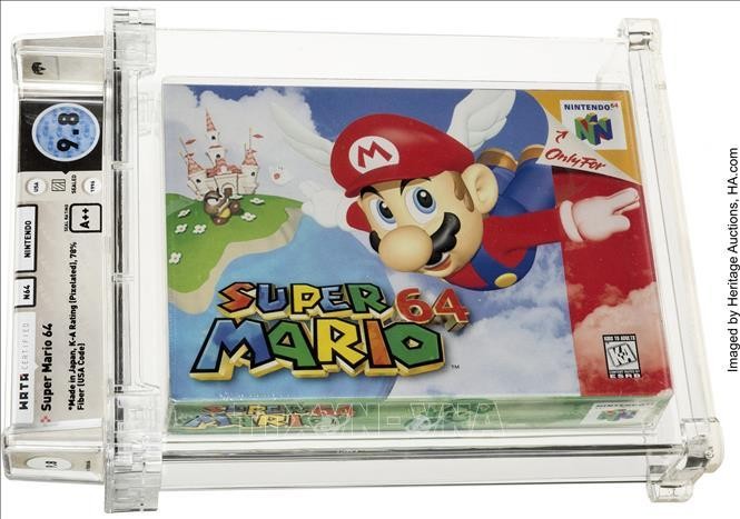 Băng video game Super Mario 64 của hãng Nintendo được bán đấu giá thành công với mức giá kỷ lục 1.560.000 USD. Ảnh: AFP/TTXVN