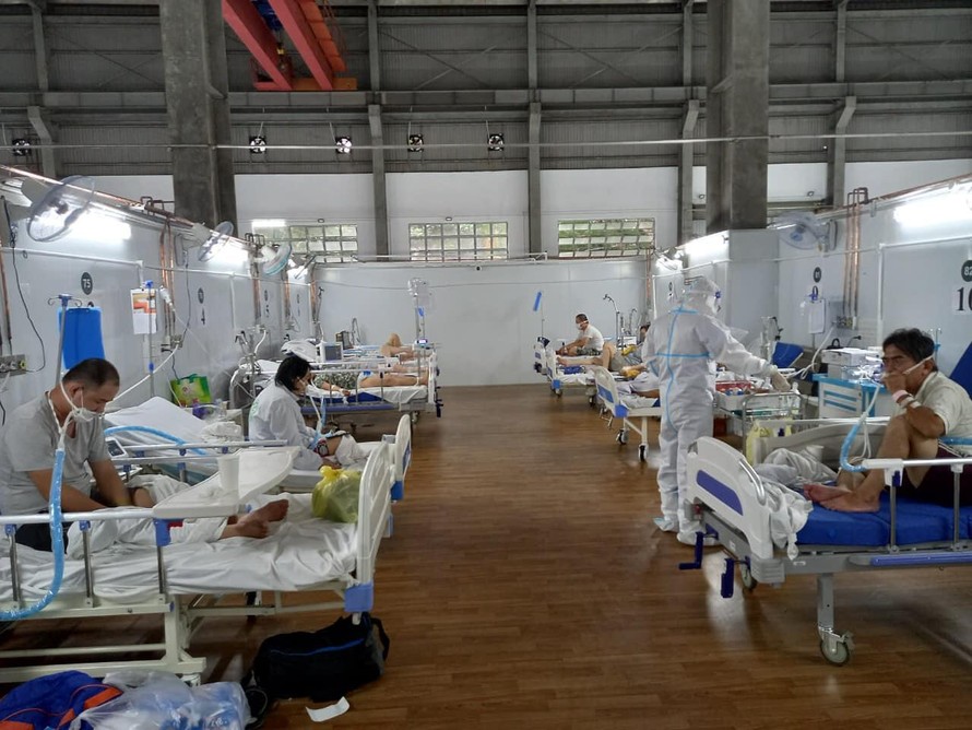 Trung tâm Hồi sức Tích cực COVID-19 do Bệnh viện Bạch Mai phụ trách tại Bệnh viện Dã chiến 16 TP Hồ Chí Minh. Ảnh: BYT