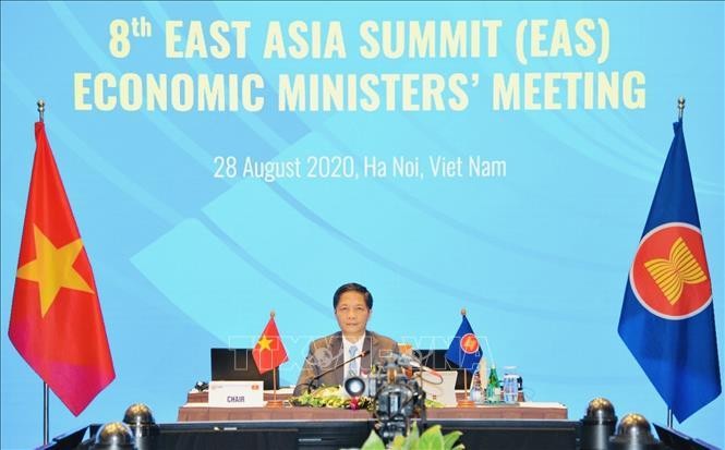 Trong khuôn khổ Hội nghị Bộ trưởng Kinh tế ASEAN lần thứ 52 và các hội nghị liên quan (AEM-52), tối 28/8/2020 diễn ra Hội nghị trực tuyến lần thứ 8 giữa các Bộ trưởng Kinh tế ASEAN với các đối tác ngoại khối trong khu vực Đông Á, bao gồm: Australia, Trung Quốc, Ấn Độ, Nhật Bản, Hàn Quốc, New Zealand, Liên bang Nga và Hoa Kỳ (EAS-EMM 8). Ảnh tư liệu: Trần Việt/TTXVN