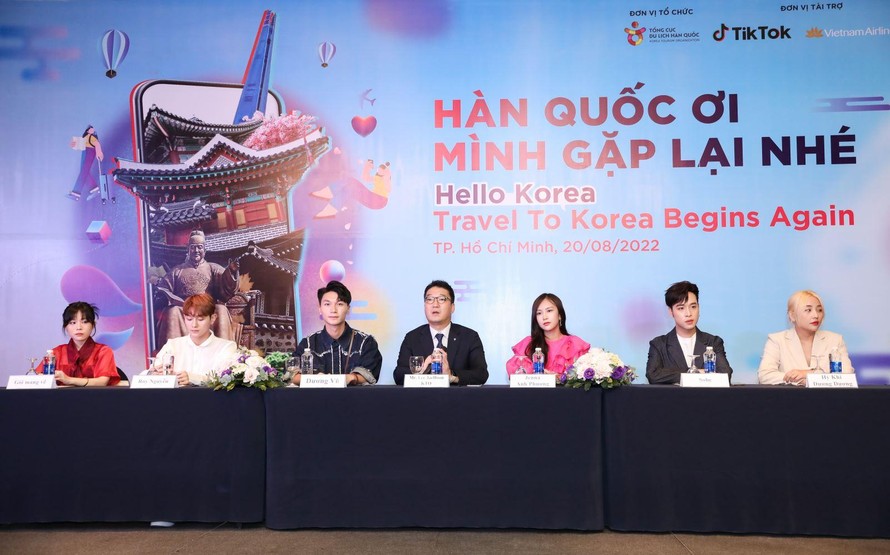 Đại diện KTO cung cấp các thông tin xúc tiến, quảng bá du lịch Hàn Quốc tại TP Hồ Chí Minh vào chiều 20/8.