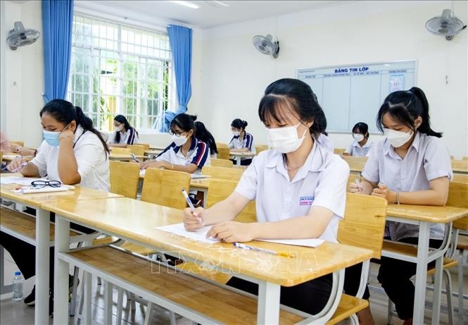 Các thí sinh làm bài thi môn Ngoại ngữ tại điểm thi Trường THPT Trần Nguyên Hãn, thành phố Vũng Tàu. Ảnh tư liệu: Hoàng Nhị/TTXVN