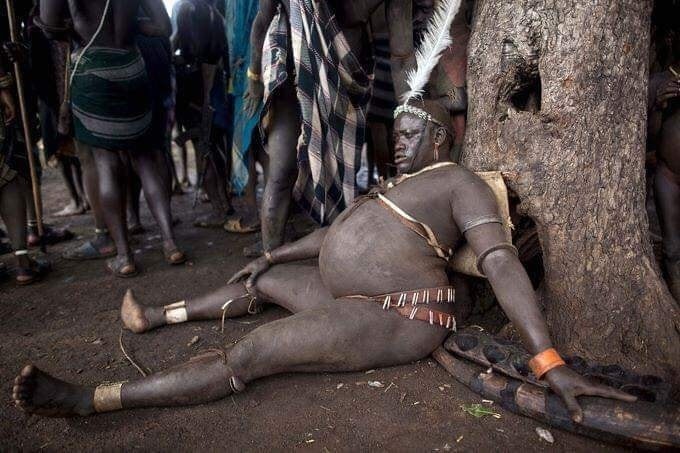 Người đàn ông bộ tộc Bodi tham dự lễ hội Ka'el. Ảnh: Facebook