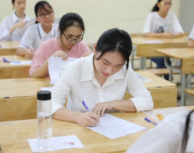 Thí sinh tham dự kỳ thi vào lớp 10 Hà Nội năm 2022. 