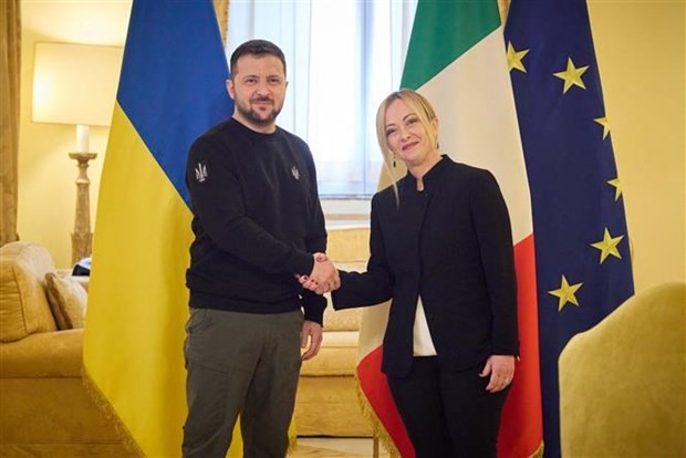 Thủ tướng Italy Giorgia Meloni (phải) và Tổng thống Ukraine Volodymyr Zelensky tại cuộc gặp ở Rome ngày 13/5/2023.