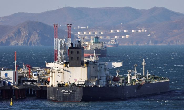 Giá cao hơn có thể thúc đẩy doanh thu xuất khẩu dầu mỏ của Nga. Ảnh: Reuters
