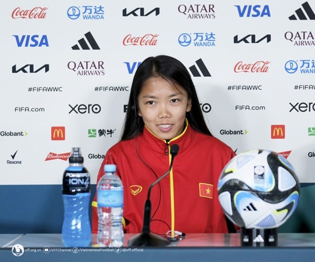 Tiền đạo Huỳnh Như tại buổi họp báo trước trận gặp Đội tuyển Nữ Bồ Đào Nha. (Nguồn: VFF)