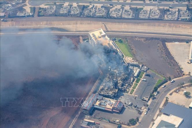 Những ngôi nhà bị phá hủy do cháy rừng tại Maui, Hawaii, Mỹ, ngày 10/8/2023. Ảnh: THX/TTXVN