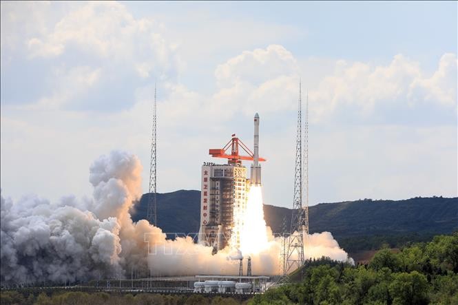 Tên lửa đẩy Trường Chinh-6 mang theo vệ tinh Yaogan-40 được phóng lên quỹ đạo từ Trung tâm phóng vệ tinh Thái Nguyên, tỉnh Sơn Tây, Trung Quốc, ngày 10/9/2023. Ảnh: THX/TTXVN