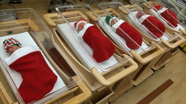 Ngắm những hình ảnh đón Giáng sinh cực 'chất' tại các bệnh viện