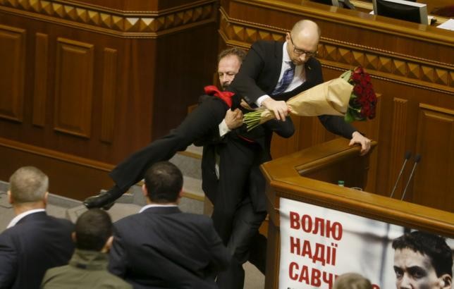 Thủ tướng Ukraine bị nhấc bổng tại phiên họp Quốc hội
