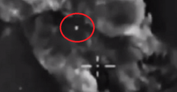 UFO có thể đã xuất hiện trong cuộc ném bom của Nga ở Syria?