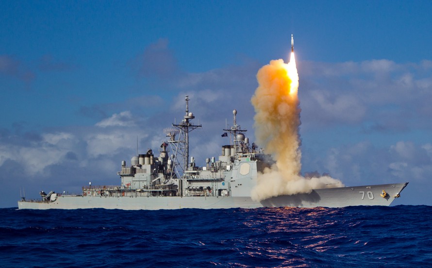 Sức mạnh khu trục hạm Mỹ ‘rình rập’ chiến hạm Nga ở biển Syria