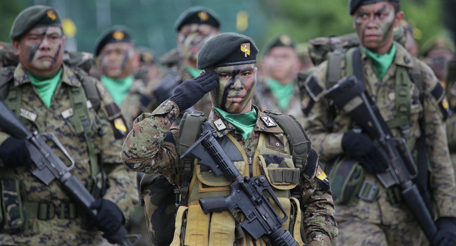 Philippines chi 1,77 tỷ USD mua vũ khí đối phó Trung Quốc
