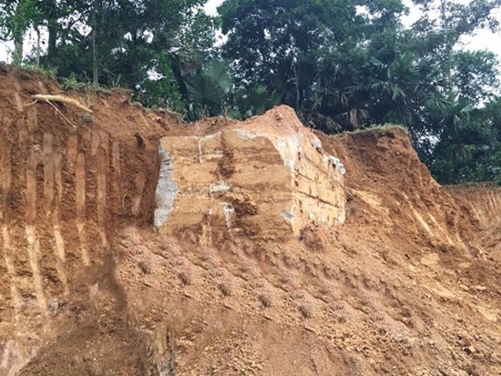 Phát hiện hòm đá nghi mộ của Vua chứa kho báu ở Hà Tĩnh