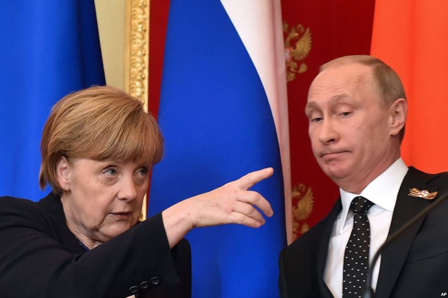 ‘Bà đầm thép’ Merkel vượt mặt Putin trở thành nhân vật của năm